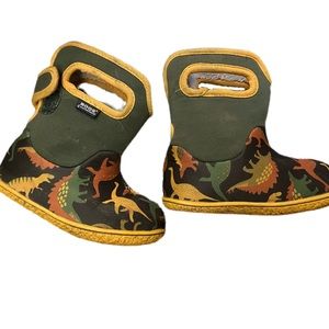 Dinosaur Baby Bogs size 7